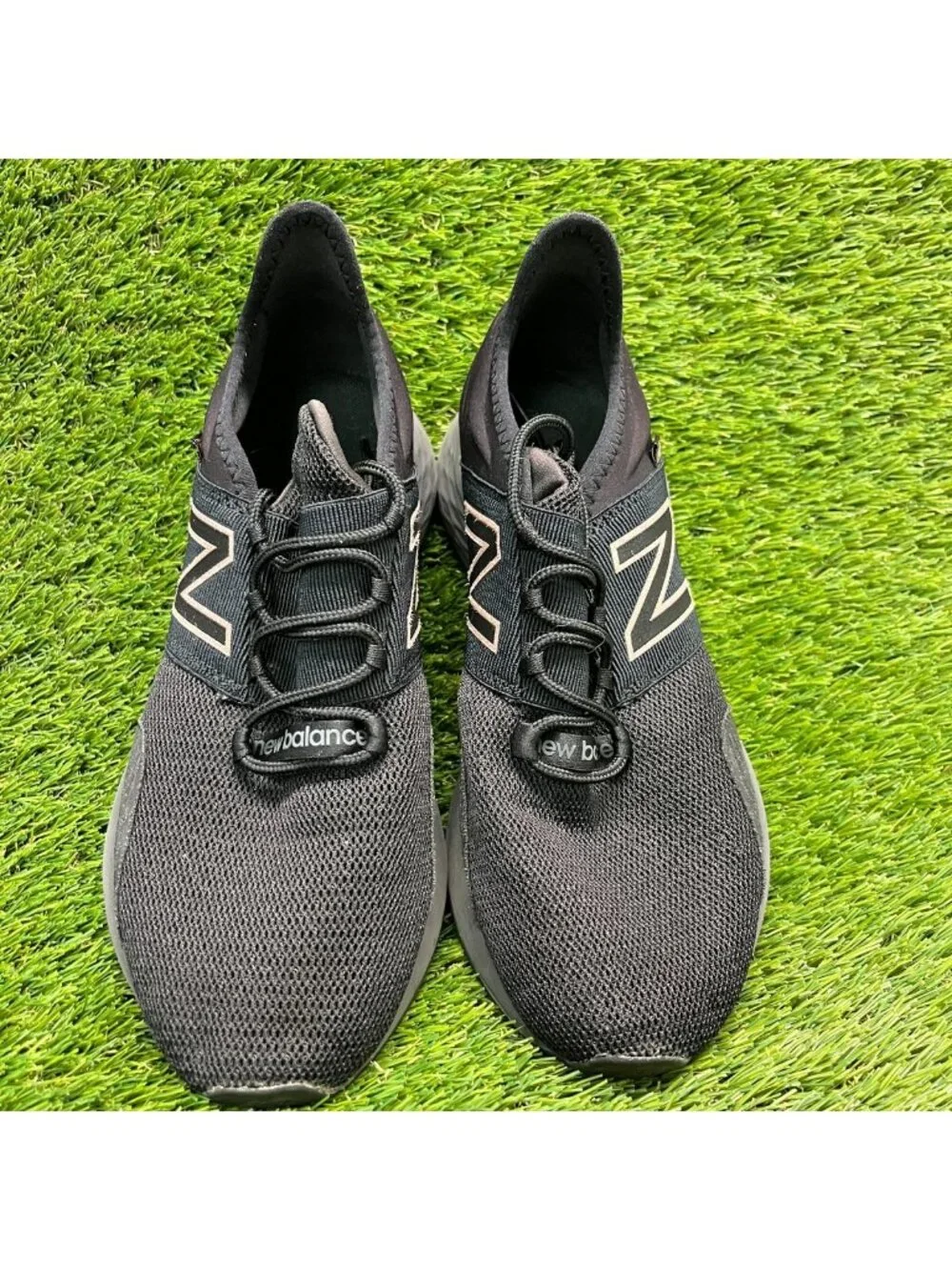 New Balance Fresh Foam Roav V1 Womens Size 8.5 Black Gray Running Shoes Sneakers